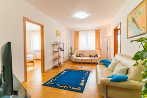 Big 4 bedroom apartment with private parking